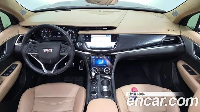 Cadillac XT6 — интерьер