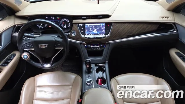 Cadillac XT6 — интерьер