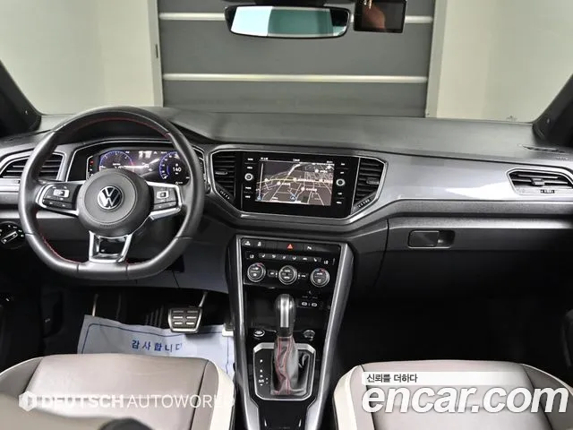 Volkswagen T-Roc — интерьер