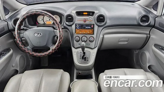 Kia Carens — интерьер