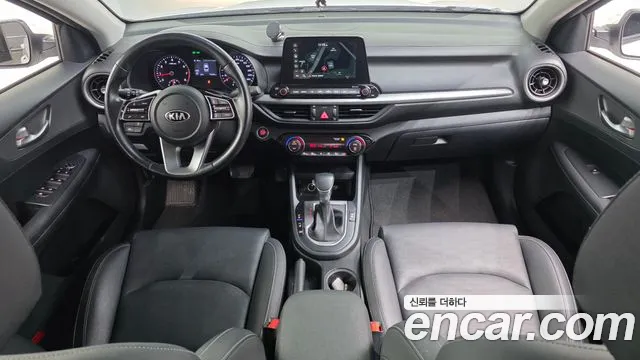 Kia K3 — интерьер