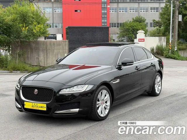 Jaguar XF