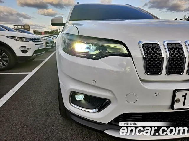 Jeep Cherokee — интерьер
