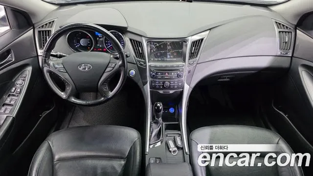 Hyundai Sonata — интерьер