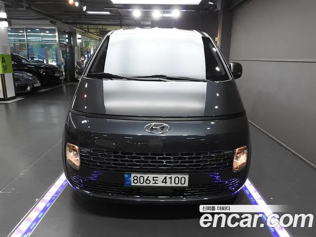 Hyundai Staria