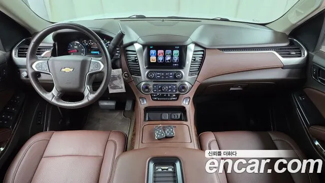 Chevrolet Suburban Van — интерьер