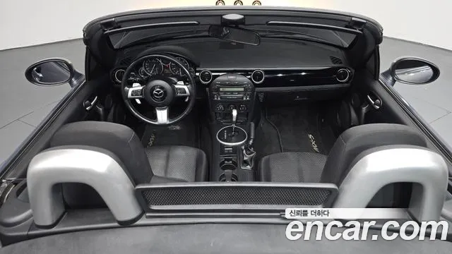 Mazda MX-5 MIATA — интерьер