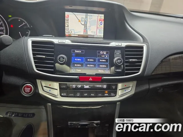 Honda Accord — интерьер