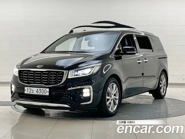 Kia Carnival — экстерьер
