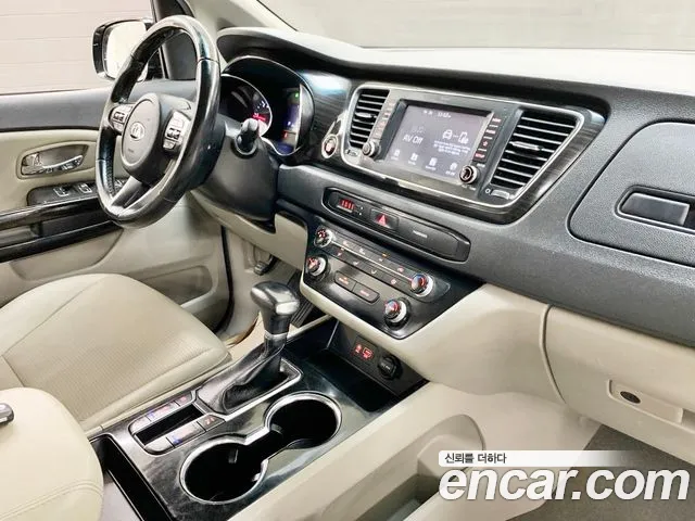 Kia Carnival — интерьер