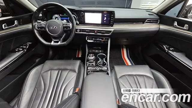 Kia K5 — интерьер