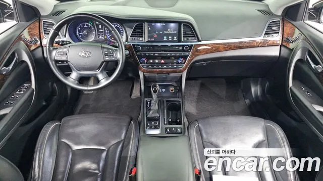 Hyundai Aslan — интерьер