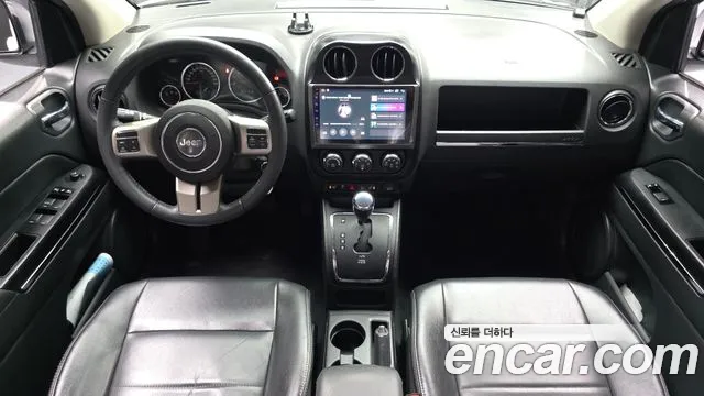 Jeep Compass — интерьер
