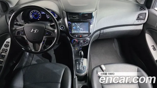 Hyundai Accent — интерьер