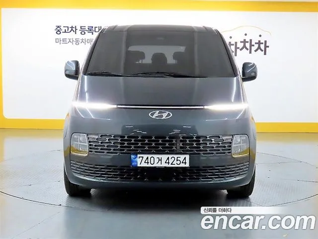 Hyundai Staria