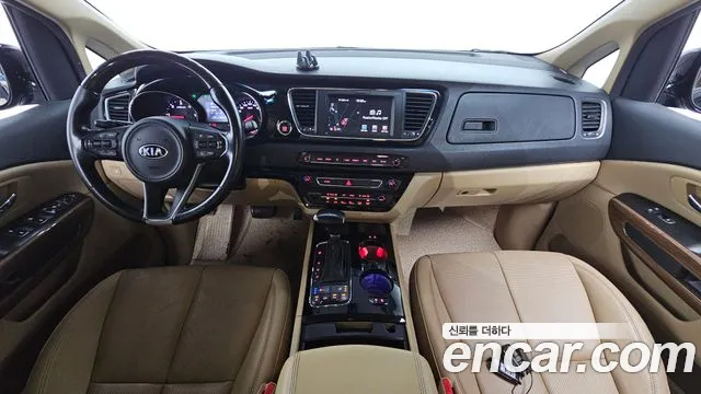Kia Carnival — интерьер