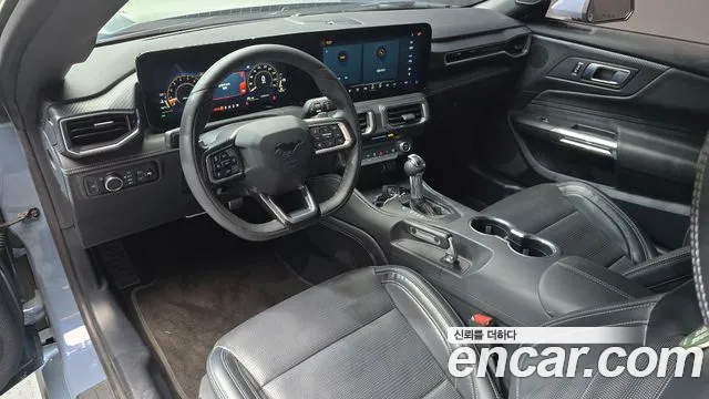 Ford Mustang — интерьер