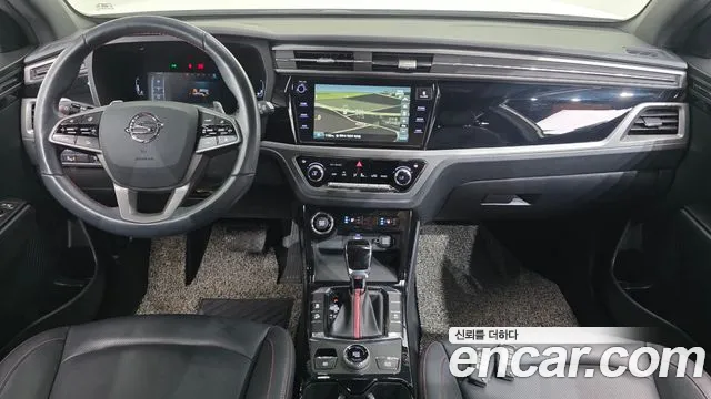 KG Mobility Korando — интерьер