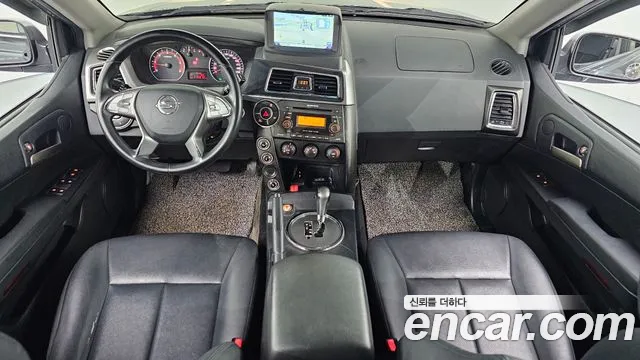 KG Mobility Korando — интерьер