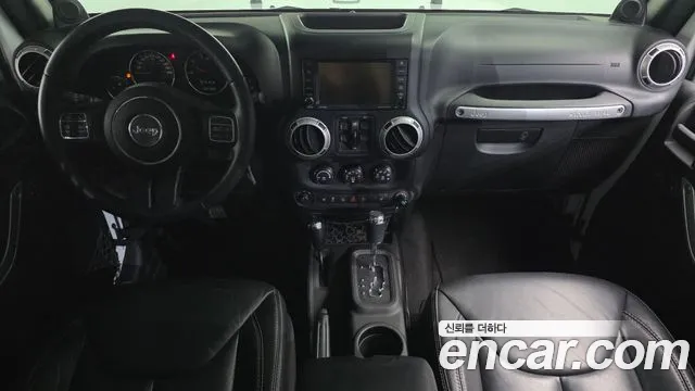 Jeep Wrangler — интерьер