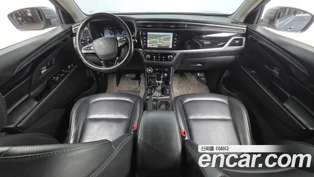 KG Mobility Korando — интерьер