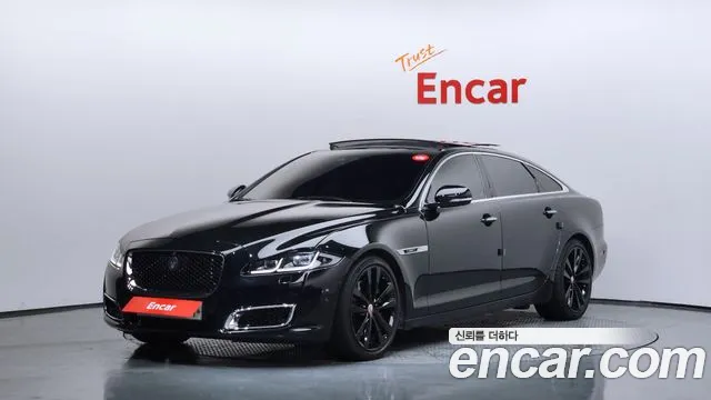 Jaguar XJ