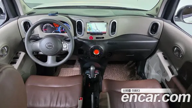 Nissan Cube — интерьер