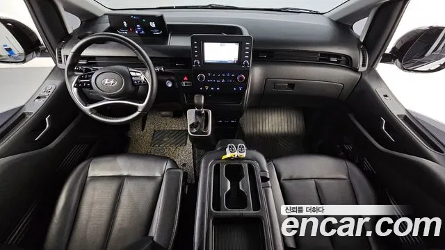 Hyundai Staria — интерьер