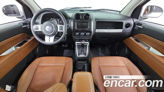Jeep Compass — интерьер
