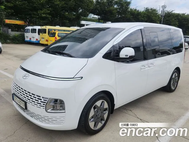 Hyundai Staria