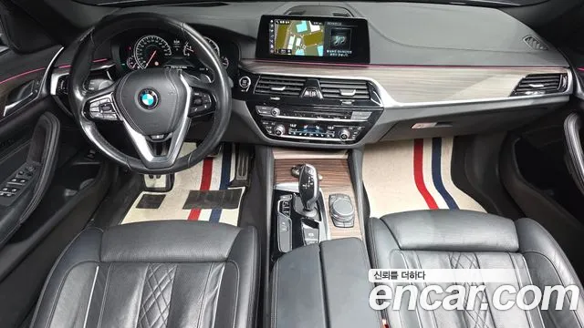BMW 5 серия — интерьер