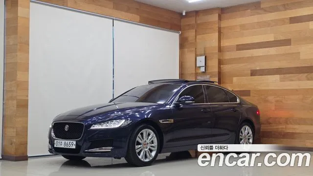 Jaguar XF