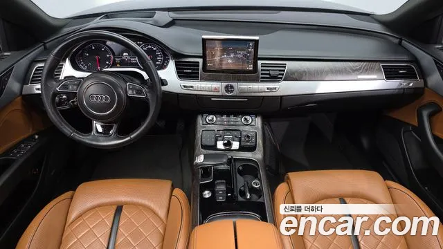 Audi A8 — интерьер