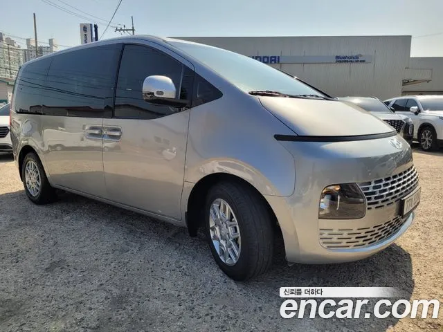 Hyundai Staria