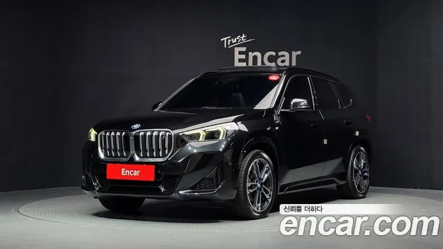BMW iX1