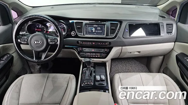 Kia Carnival — интерьер