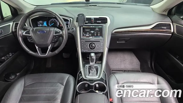 Ford Fusion — интерьер