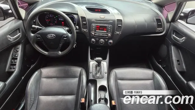 Kia K3 — интерьер