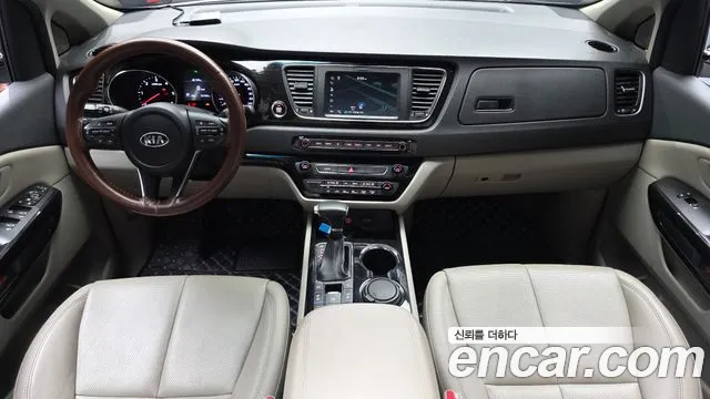 Kia Carnival — интерьер