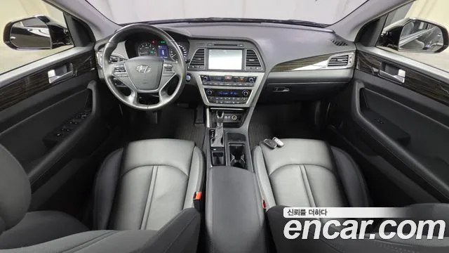 Hyundai Sonata — интерьер
