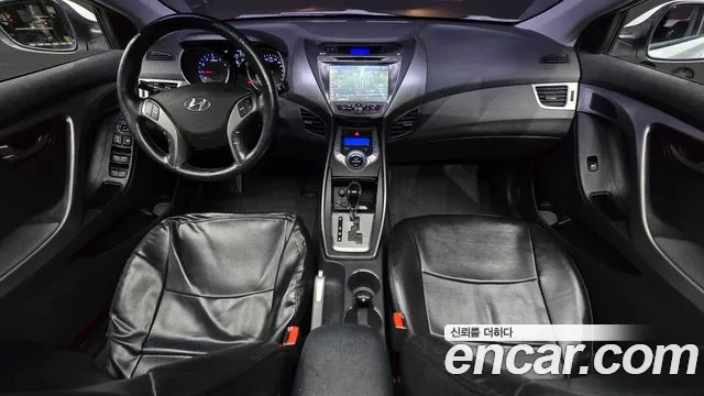 Hyundai Elantra — интерьер