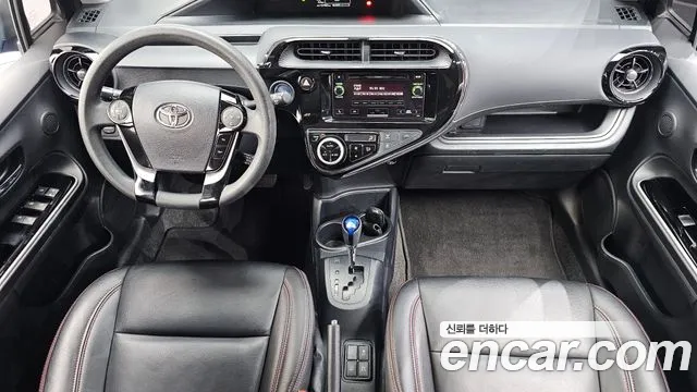 Toyota Prius — интерьер