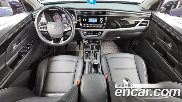 KG Mobility Korando — интерьер