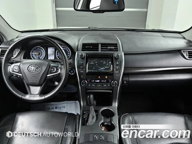 Toyota Camry — интерьер