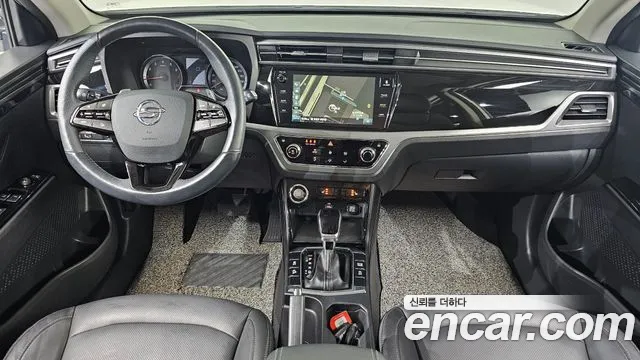 KG Mobility Korando — интерьер