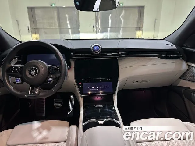 Maserati Grecale — интерьер