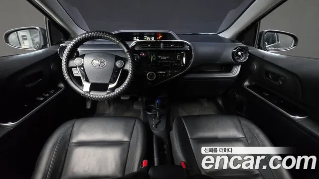 Toyota Prius — интерьер