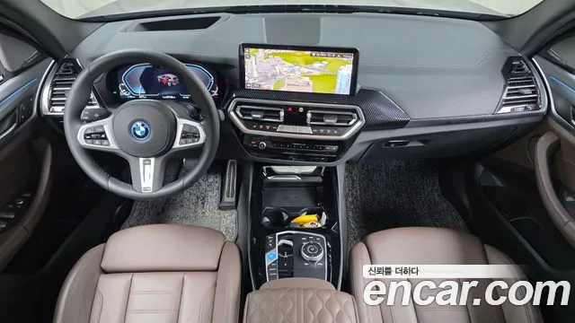 BMW iX3 — интерьер