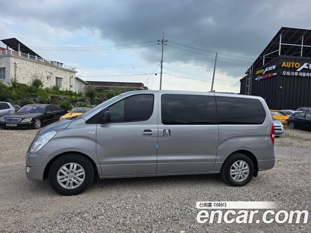 Hyundai Starex