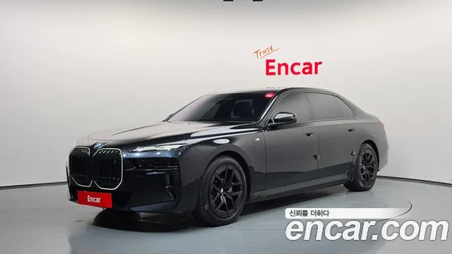 BMW i7